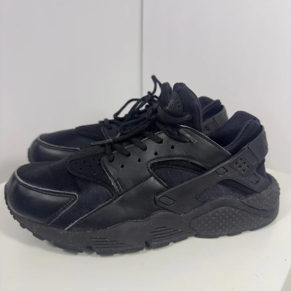 Nike Air Huarache Run Women Size 10 Triple Black Athletic Running Shoes Sneakers